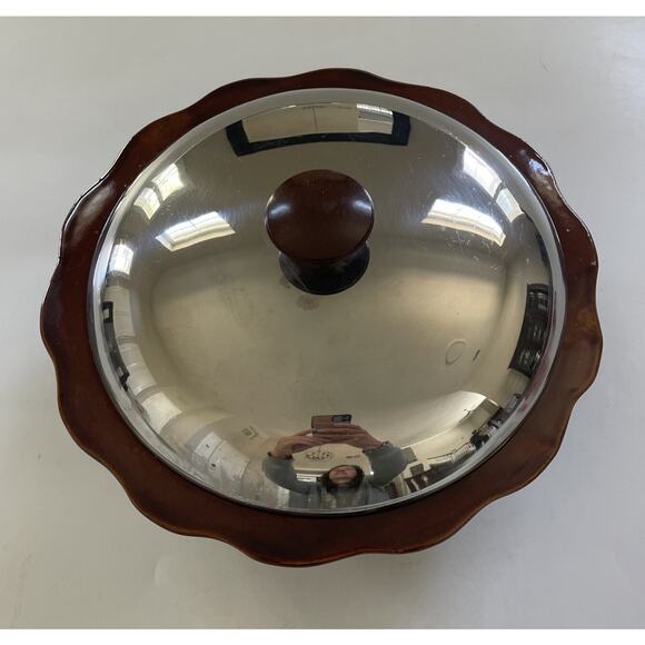 Vintage Westbend Brown Stoneware Scalloped Edge Casserole Dish With Lid - Picture 2 of 10